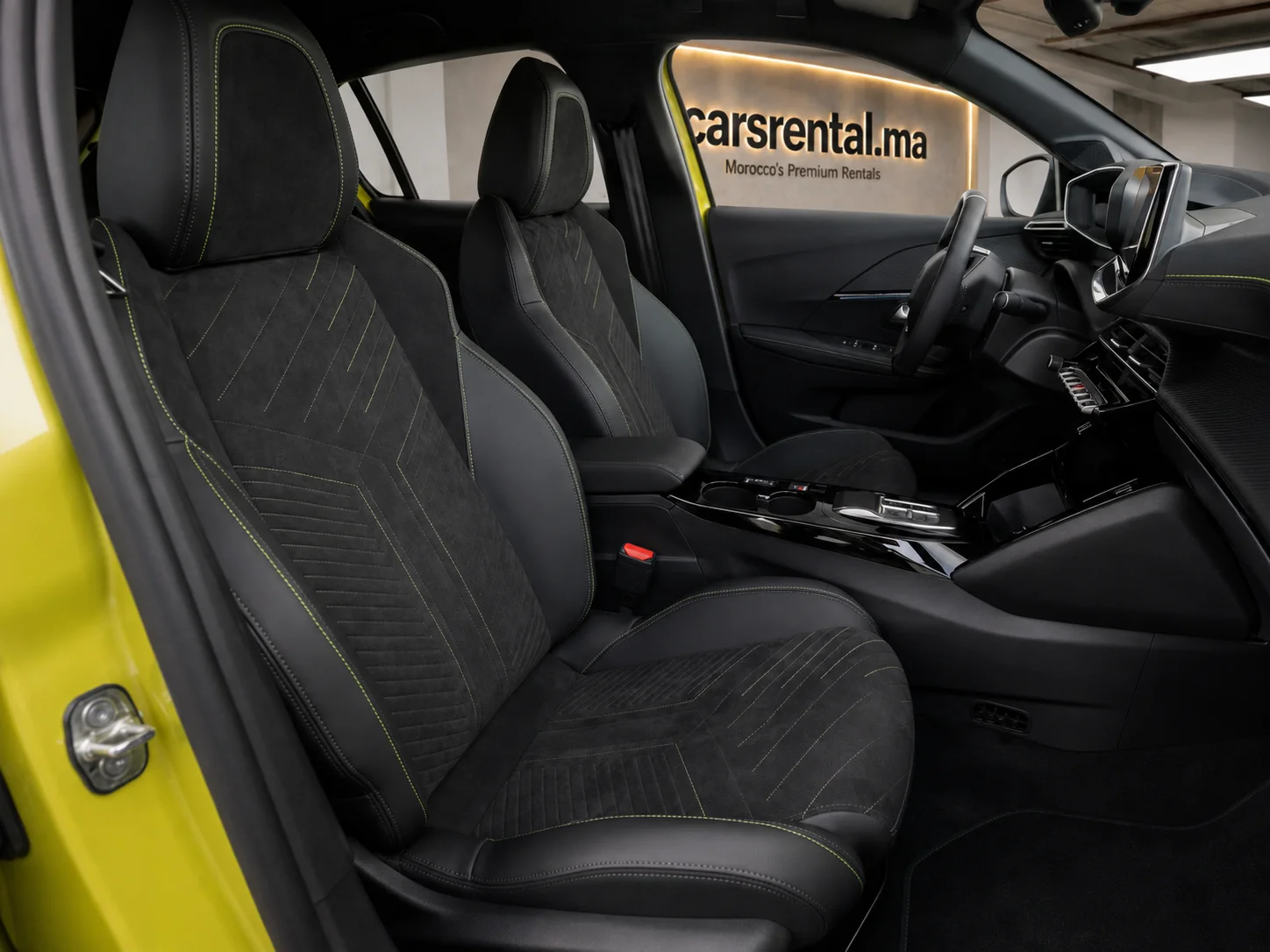 Peugeot 208 - photo 2