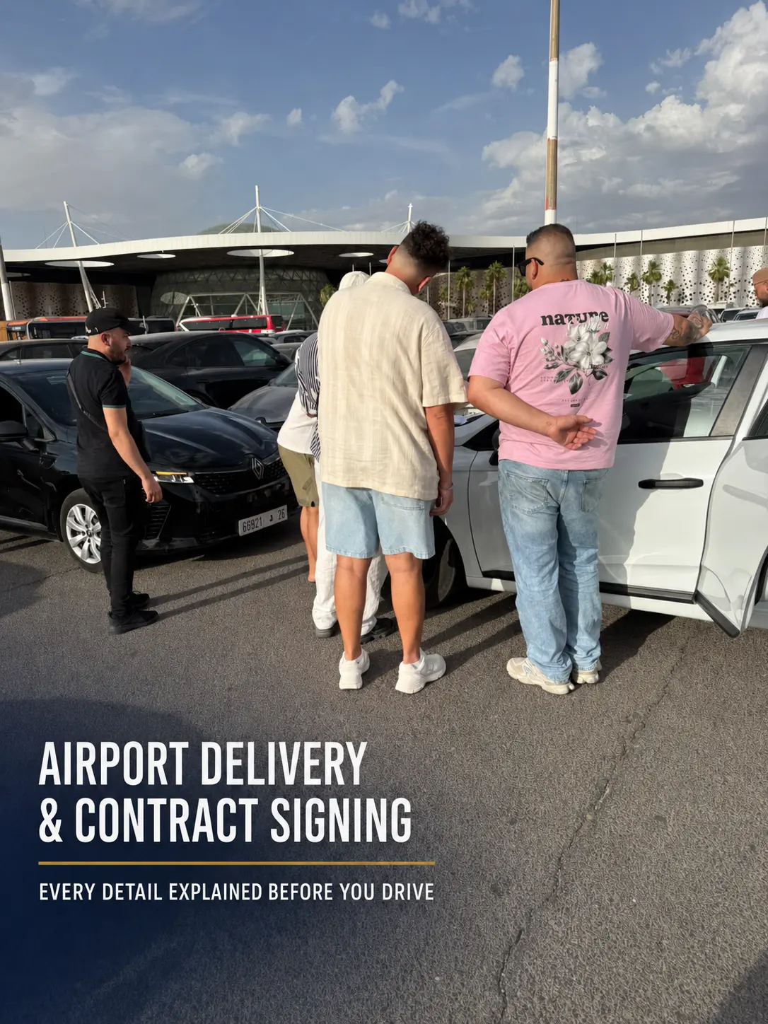 Entrega de CarsRental en el aeropuerto de Marrakech-Menara y firma del contrato de alquiler